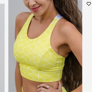 NWT SAVVI Fit Geo Sports Bra
